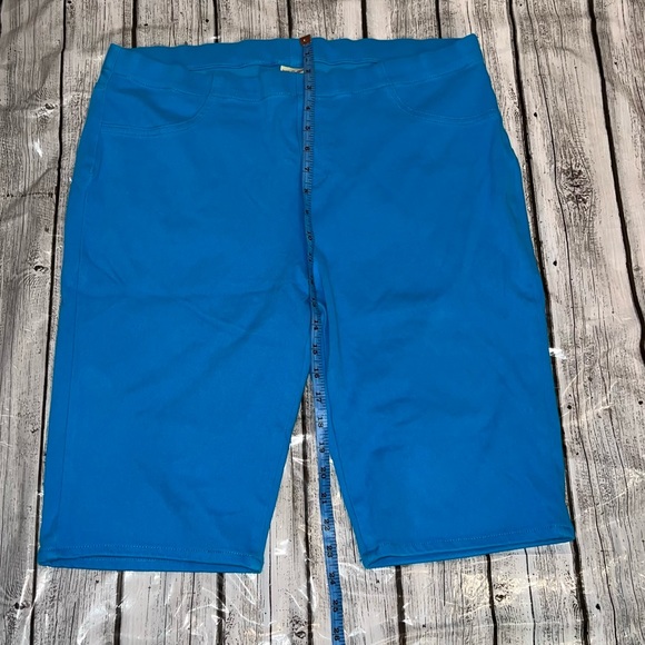 Blue Jegging Shorts - Picture 2 of 8